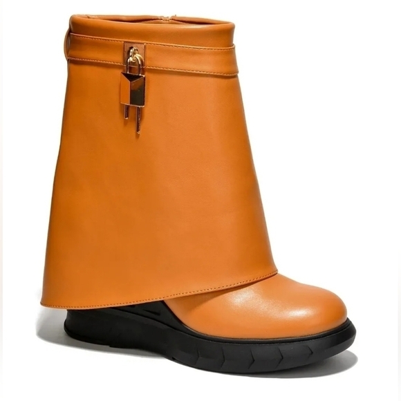 Cape Robbin Shoes - Women's Cape Robbin Morae Bootie, Style# JFE11044, Size 8, Color Tan New In Box